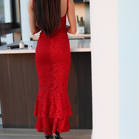 Red dress - Picture 2 of 2